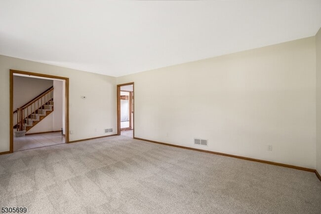 Building Photo - 34 Willow Brook Ln