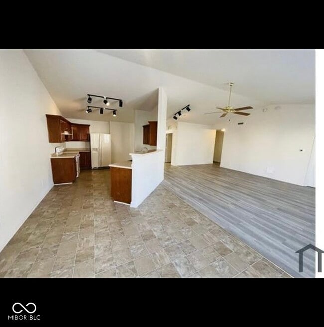 Building Photo - 12540 Majestic Way