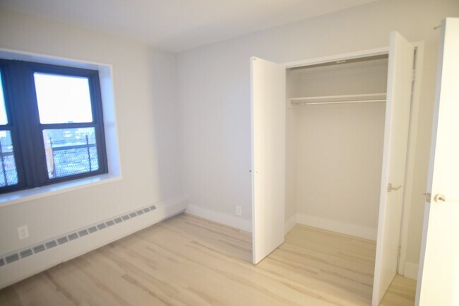 Building Photo - 260 Audubon Ave