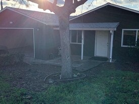 Building Photo - 452 Valley View Dr