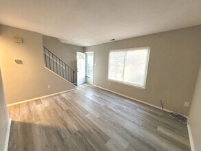 Building Photo - Townhouse in the Heart of Virginia Beach!