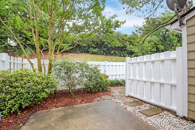 Building Photo - 2754 Tiergarten Ln