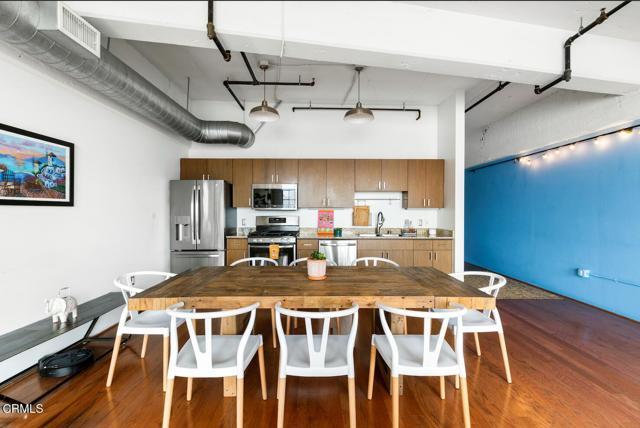 Building Photo - 200 N San Fernando Rd