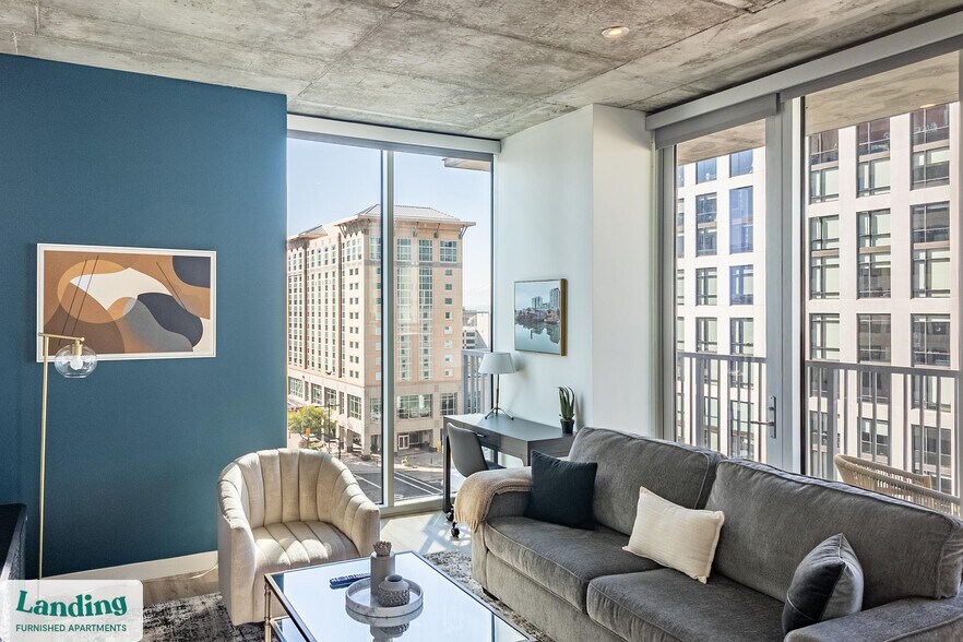 Primary Photo - 151 S State St