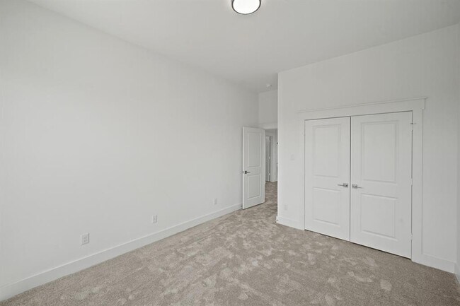 Building Photo - 4914 Lavender St