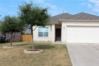 Building Photo - 141 Poplarwood Dr