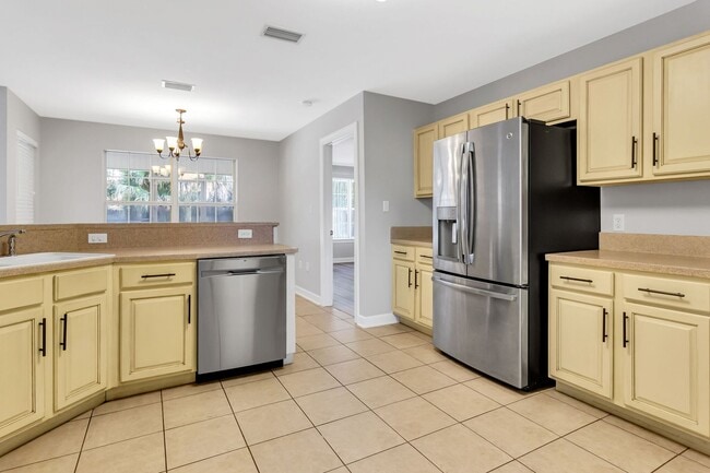 Building Photo - Bluewater Bay Area 4 Bedroom Pool Home!