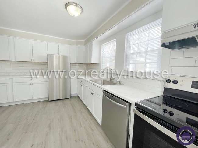 Building Photo - 5344 Claxton St