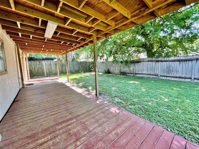 Building Photo - 7014 Caladero Dr