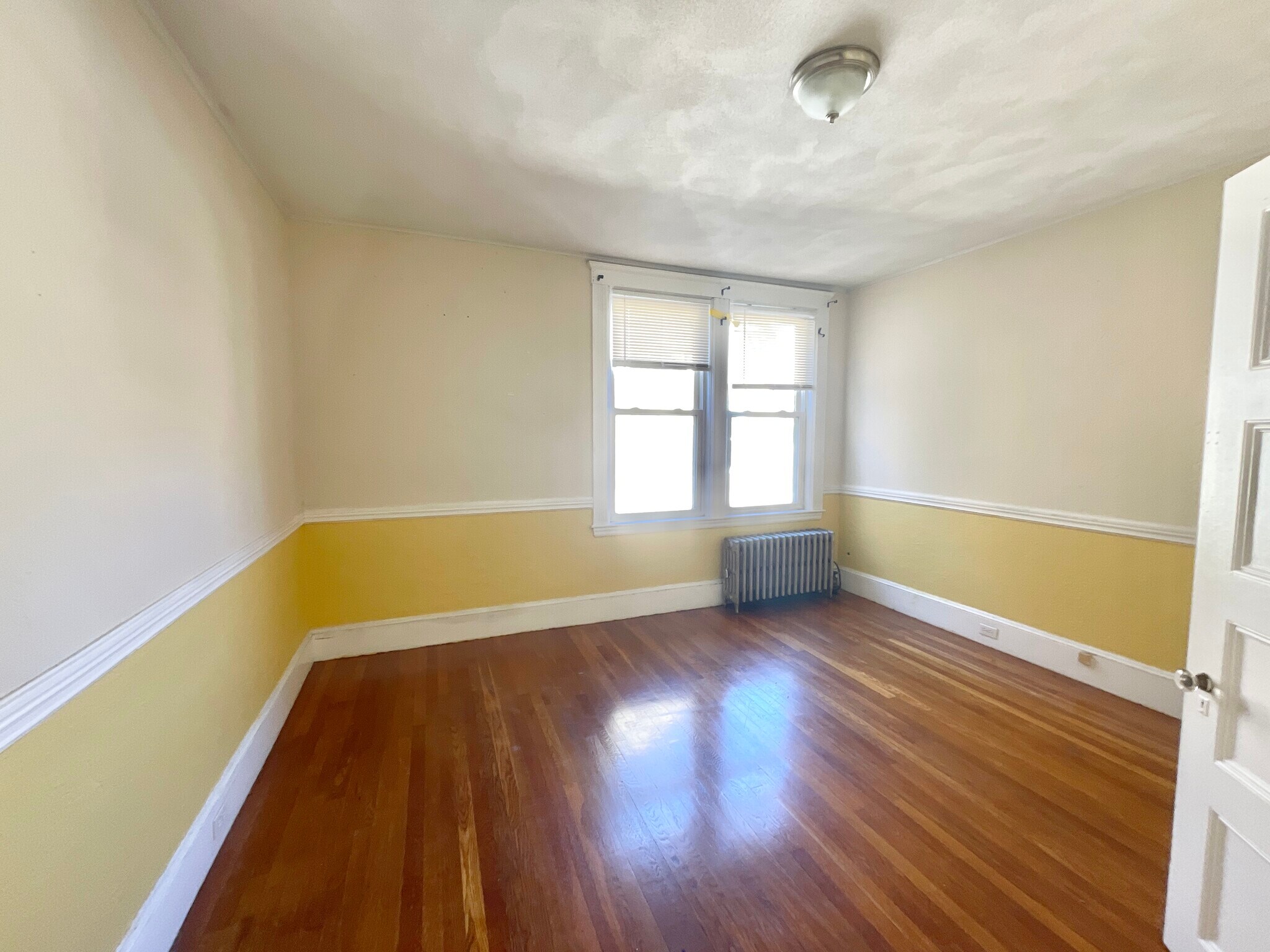 Building Photo - 148 Strathmore Rd