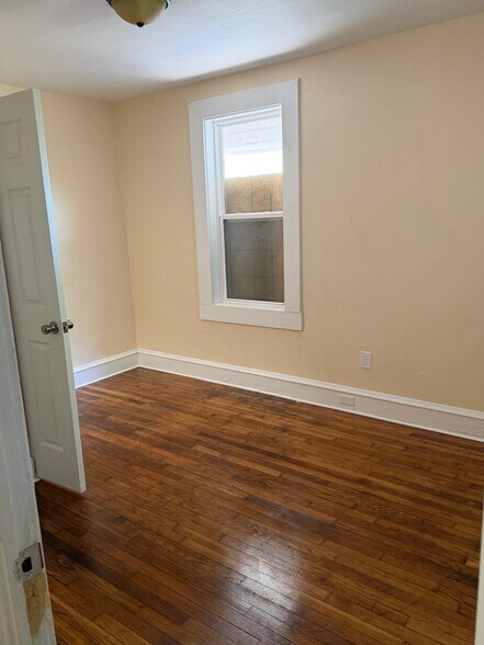 Building Photo - 4917 S Benton Ave