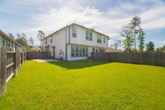 Building Photo - 438 Lake Day Dr