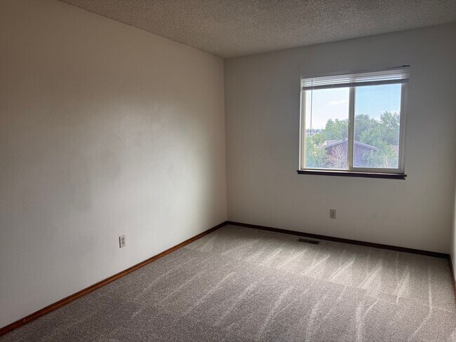 Building Photo - 3827 Glenhurst St