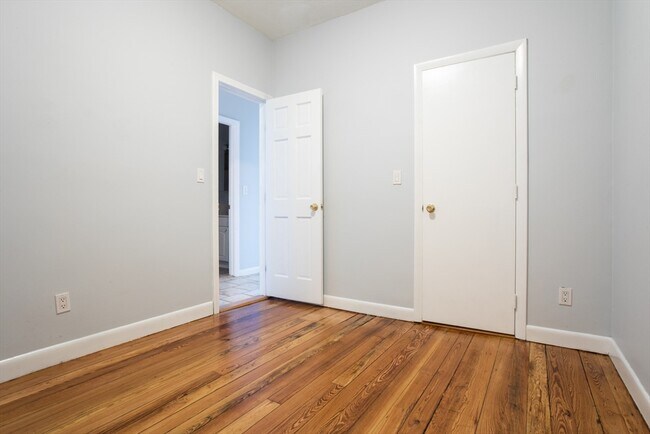 Building Photo - 108 Union Park St