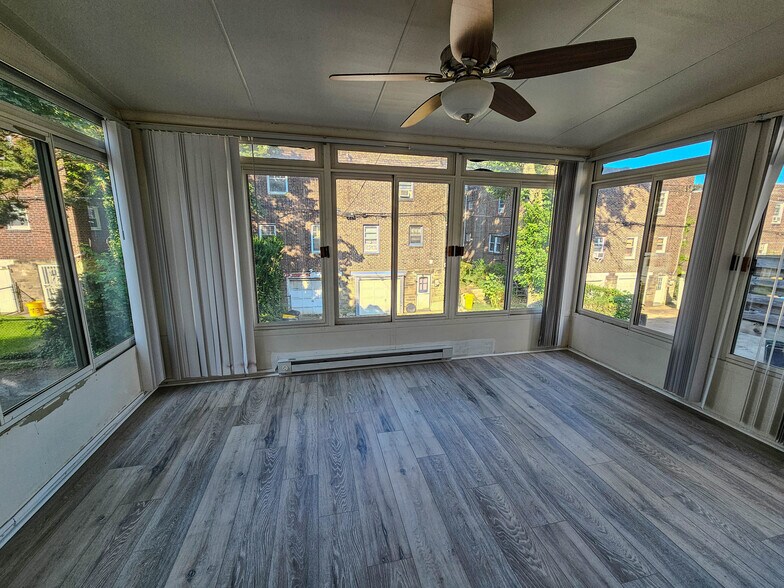 Building Photo - 740 Church Ln