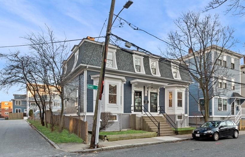 Building Photo - 202 Banks St