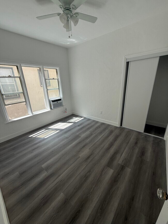 Primary Bedroom - 1352 S Burnside Ave