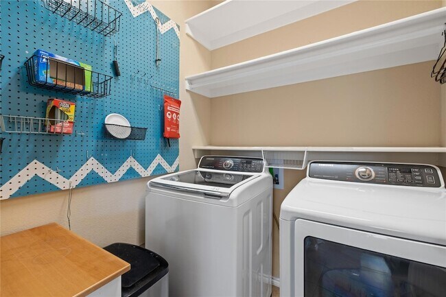 Building Photo - 304 Quarry Ln