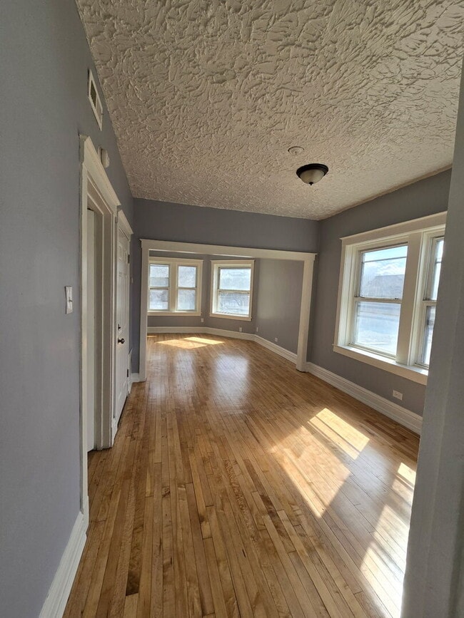 Building Photo - 10758 S Indiana Ave