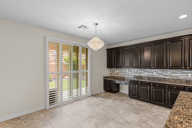 Building Photo - Beautiful West Vegas Home With Next Gen Suite