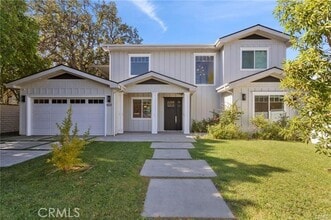 Building Photo - 5537 Vanalden Ave