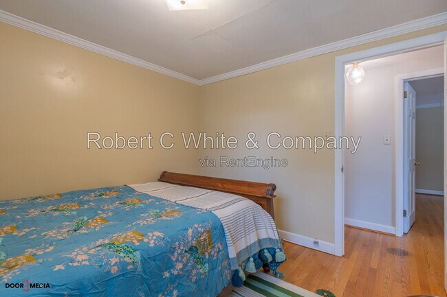 Building Photo - 73 Montclair Dr