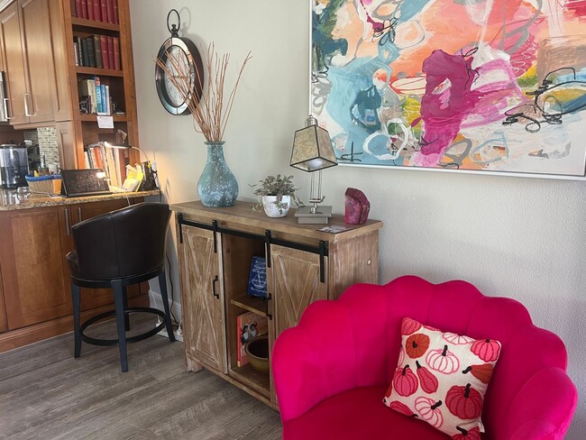 Building Photo - NEW PRICE! 2BD/2BA with Detached Carport on Venice Island!