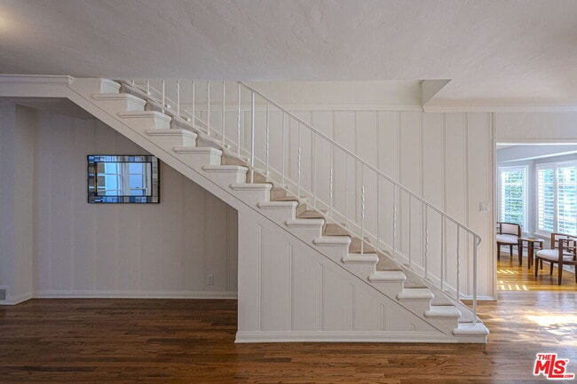 Building Photo - 2318 Canyon Dr