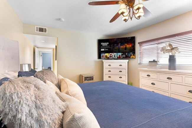 Building Photo - Modern Luxury in Cypress – 4BR Home with H...