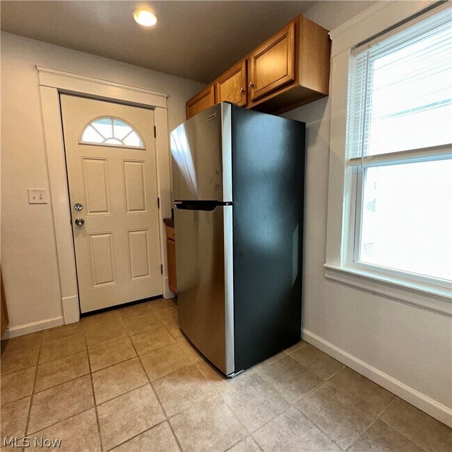 Building Photo - 1275 Clifton Prado