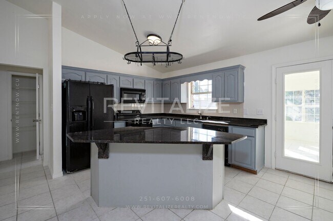 Building Photo - COMING SOON TO ORANGE BEACH