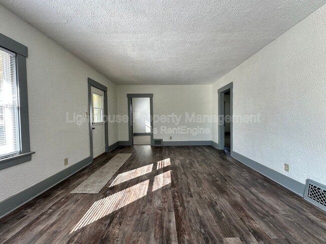 Building Photo - 138 Yale St