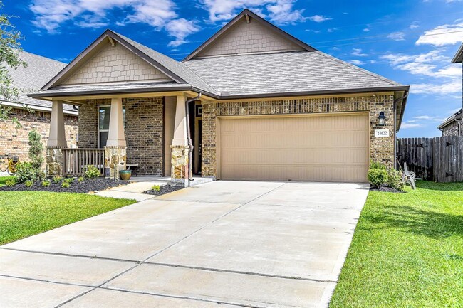 Building Photo - 24622 Royal Pike Dr