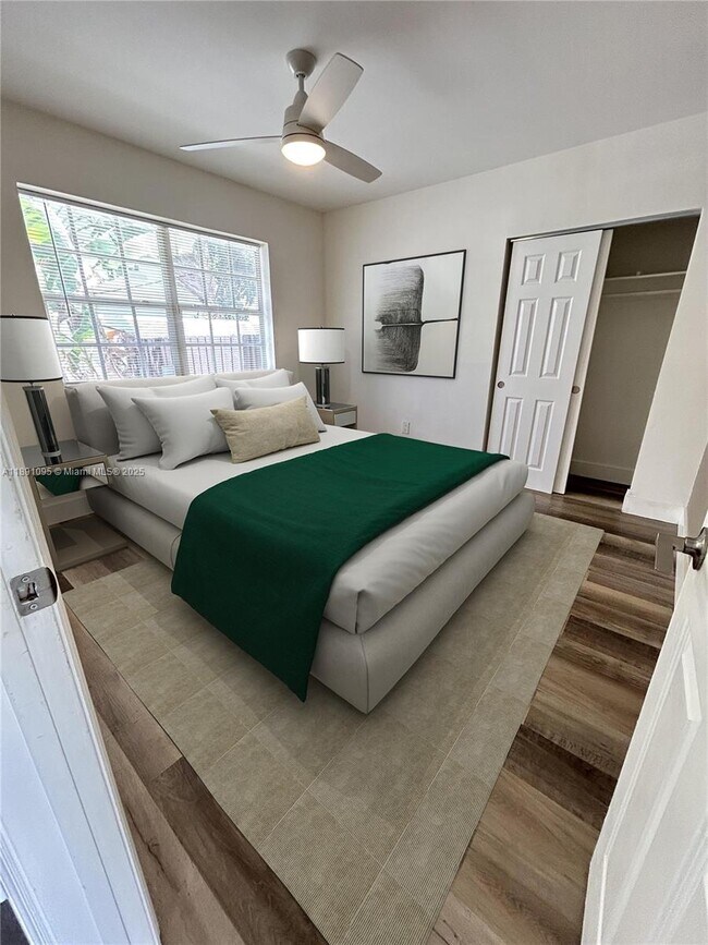 Building Photo - 571 NE 67th St