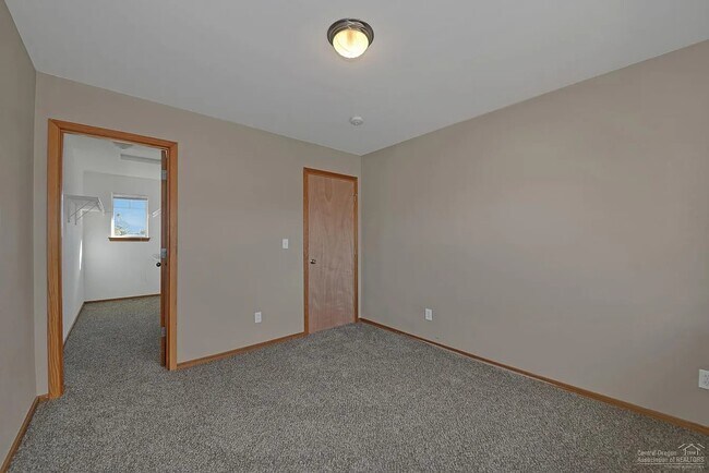 Building Photo - 145-MHH1145 N Tamarack St