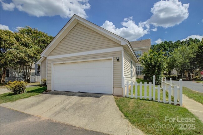 Building Photo - 11330 Deer Ridge Ln