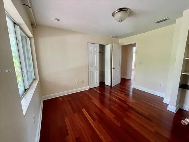 Building Photo - 10672 SW 77th Ave