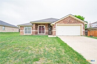 Building Photo - 305 Hedy Dr