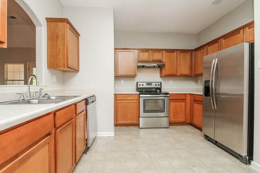 Building Photo - 10237 Hamilton View Dr