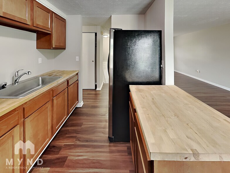 Building Photo - 3033 Rumford Ct