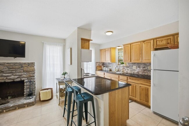 Building Photo - 104 W 35th St