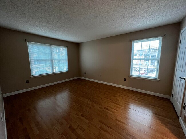 Master Bedroom - 32 Scherer Ct