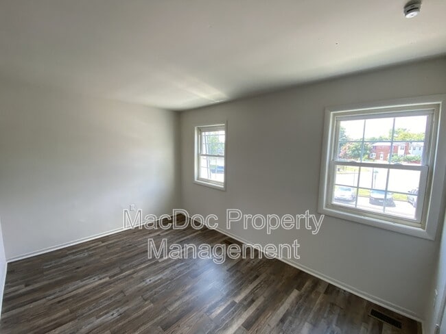 Building Photo - 14674 Pinon Ct