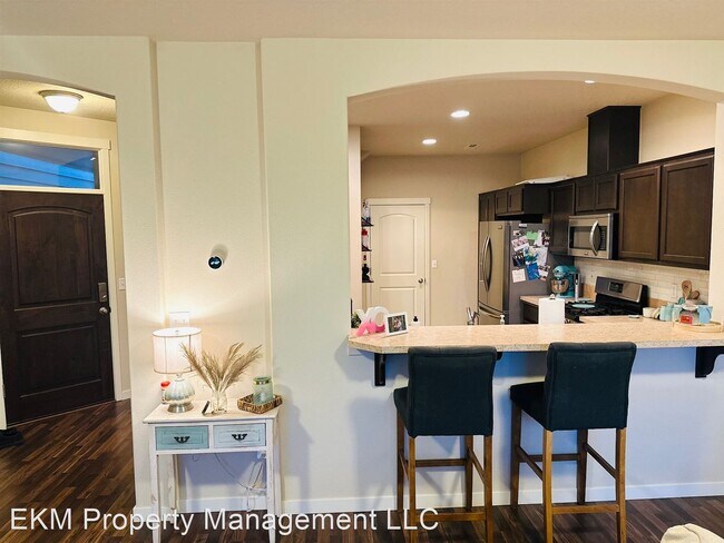 Building Photo - 3 br, 2.5 bath House - 2502 NE 130th Avenu...
