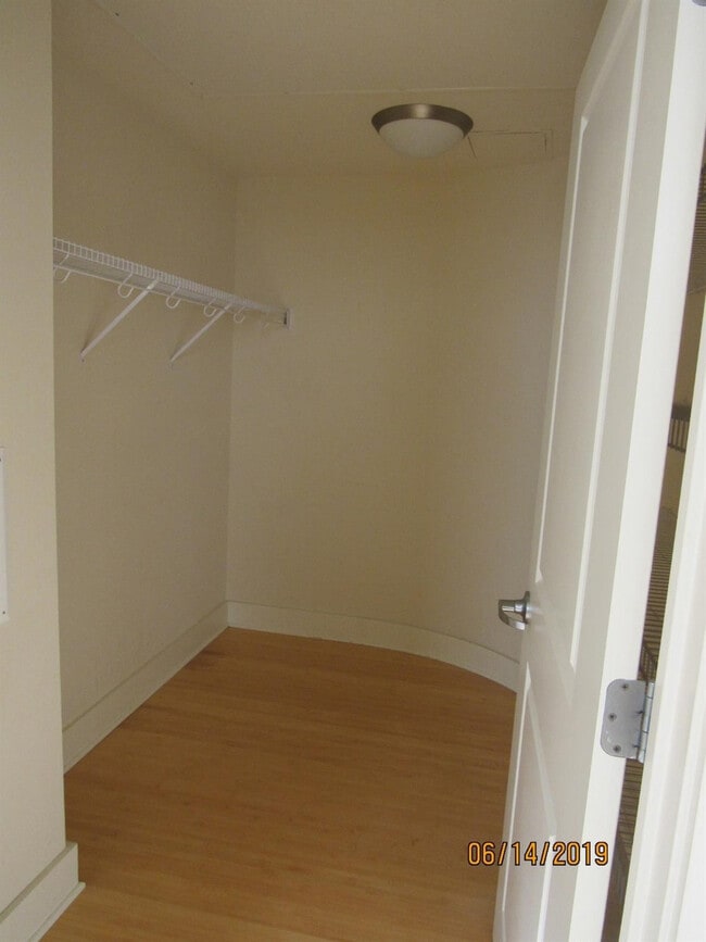 Building Photo - 650 S Mill St