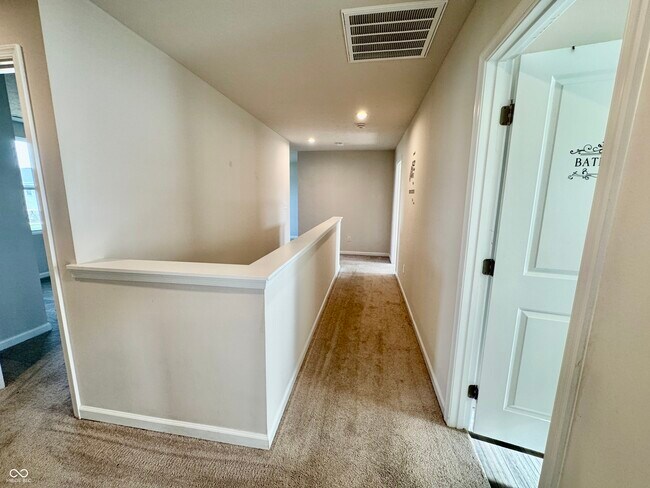 Building Photo - 830 McArthur Dr