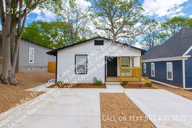 Primary Photo - 217 S Park St