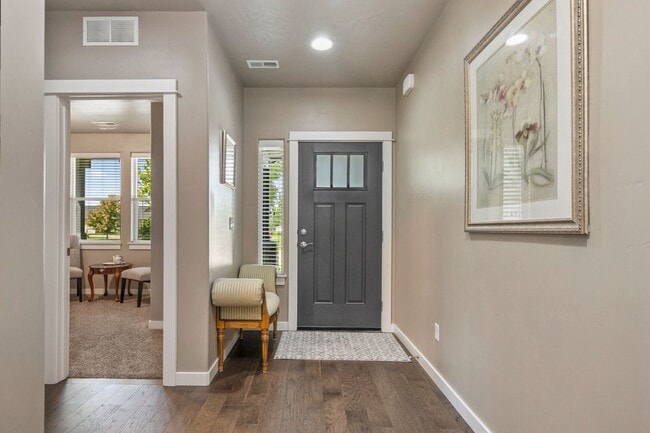 Building Photo - 3 - Bedroom Meridian home on corner lot!!