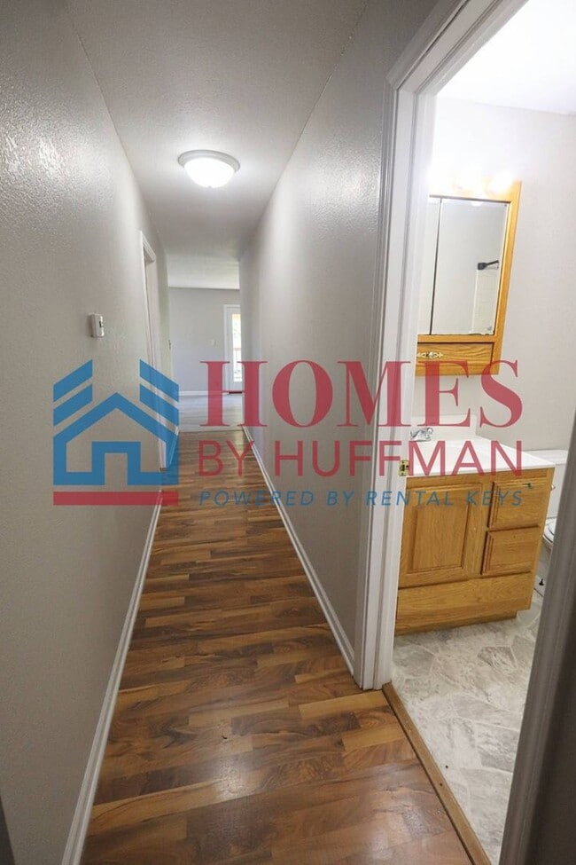 Building Photo - Three Bedroom House | Move in Ready | Princeton