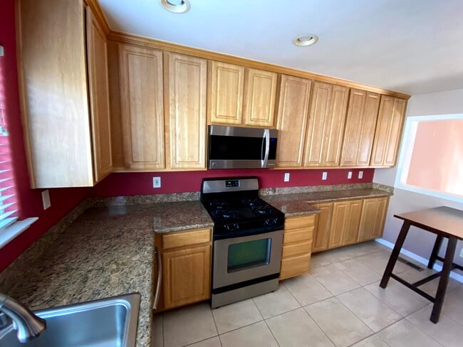 Building Photo - 624 Antioch Terrace